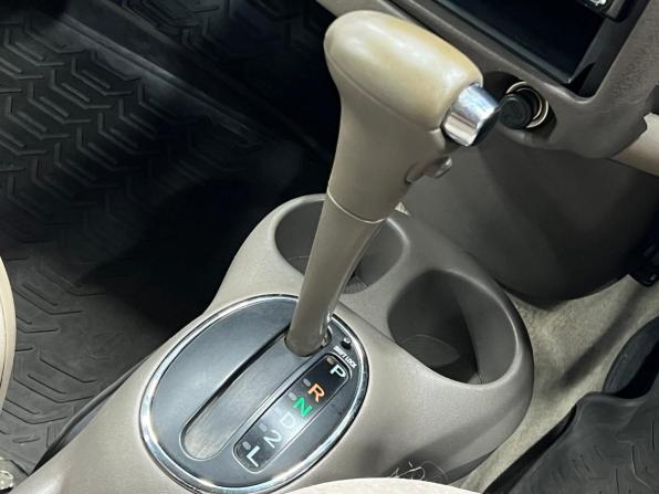 Toyota Platz с пробегом 2005 года, цена 399 000 рублей, 299999 км, седан, Автокод Объявления