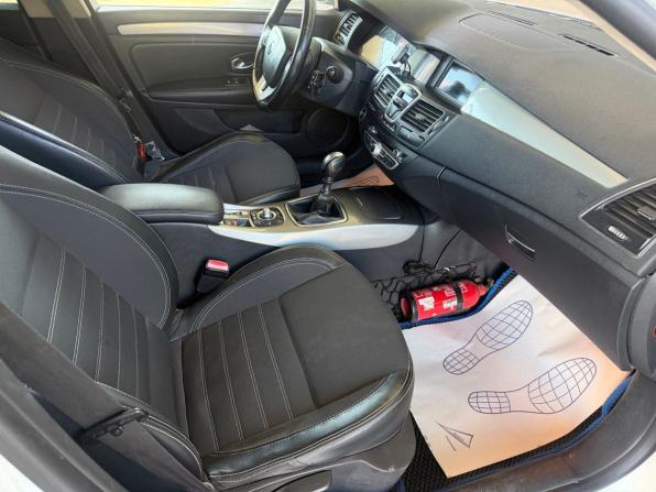 Renault Laguna III Рестайлинг с пробегом 2011 года, цена 880 000 рублей, 369000 км, универсал, Автокод Объявления