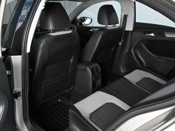 Volkswagen Jetta VI с пробегом 2012 года, цена 1 260 000 рублей, 132491 км, седан, Автокод Объявления