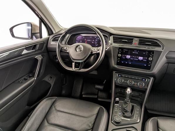 Volkswagen Tiguan II с пробегом 2018 года, цена 2 955 000 рублей, 89168 км, внедорожник, Автокод Объявления