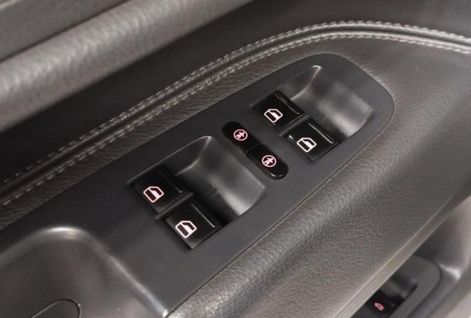 Volkswagen Touareg I Рестайлинг с пробегом 2008 года, цена 1 130 000 рублей, 333079 км, внедорожник, Автокод Объявления