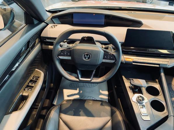 Changan UNI-V I с пробегом 2023 года, цена 2 350 000 рублей, 9530 км, лифтбек, Автокод Объявления