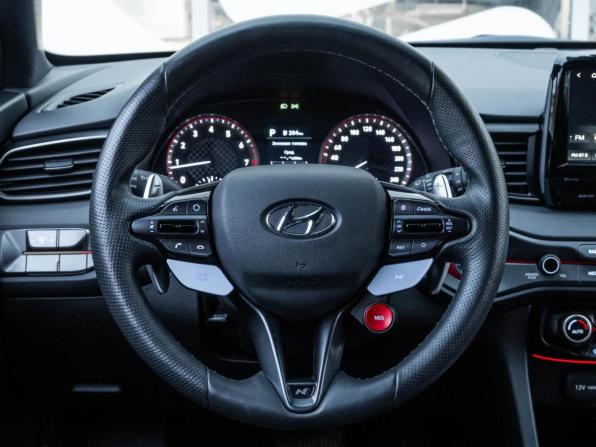 Hyundai Veloster II с пробегом 2019 года, цена 2 310 000 рублей, 64488 км, хэтчбек, Автокод Объявления
