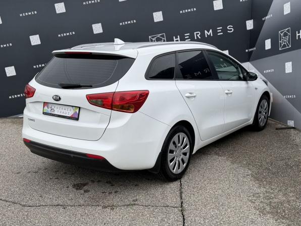 Kia Ceed II Рестайлинг с пробегом 2017 года, цена 1 299 000 рублей, 158451 км, универсал, Автокод Объявления