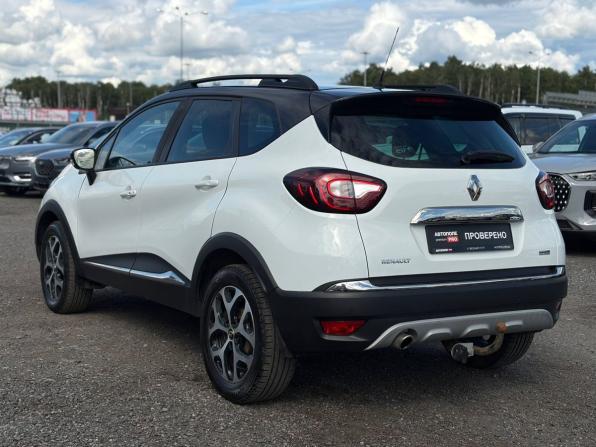 Renault Kaptur I с пробегом 2018 года, цена 1 175 000 рублей, 228000 км, внедорожник, Автокод Объявления