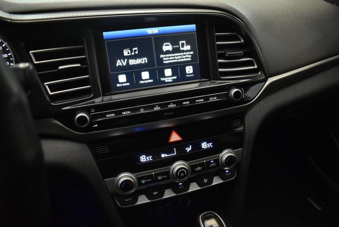 Hyundai Elantra VI (AD) Рестайлинг с пробегом 2019 года, цена 1 640 000 рублей, 105278 км, седан, Автокод Объявления