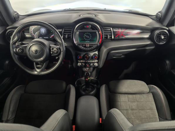 Mini Hatch III (F55/F56) Рестайлинг с пробегом 2020 года, цена 3 177 700 рублей, 68241 км, хэтчбек, Автокод Объявления