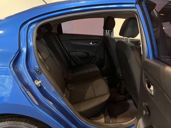 Kia Rio IV Рестайлинг с пробегом 2021 года, цена 1 385 000 рублей, 98097 км, седан, Автокод Объявления