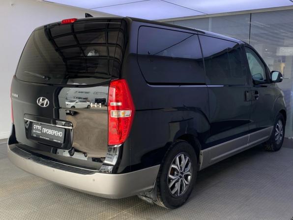 Hyundai H-1 II Рестайлинг 2 с пробегом 2019 года, цена 2 835 000 рублей, 147082 км, минивэн, Автокод Объявления