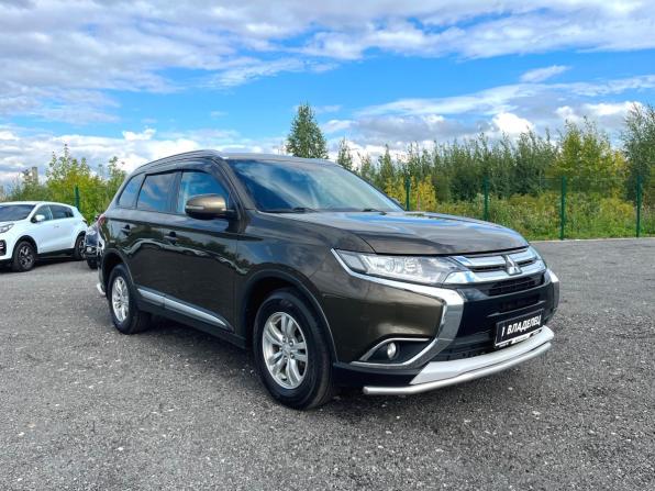 Mitsubishi Outlander III Рестайлинг 2 с пробегом 2018 года, цена 1 896 000 рублей, 205247 км, внедорожник, Автокод Объявления