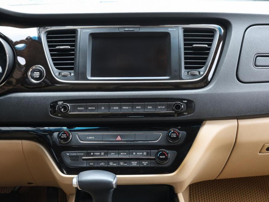 Kia Carnival III Москва  - изображение 17