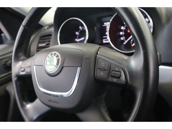Skoda Yeti I с пробегом 2013 года, цена 679 000 рублей, 205701 км, внедорожник, Автокод Объявления
