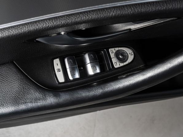Mercedes-Benz E-Класс V (W213 S213 C238) с пробегом 2019 года, цена 2 320 000 рублей, 175832 км, седан, Автокод Объявления