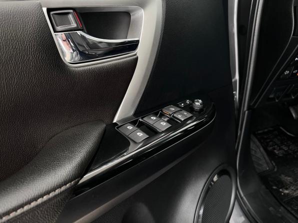 Toyota Fortuner II с пробегом 2019 года, цена 3 990 000 рублей, 76110 км, внедорожник, Автокод Объявления