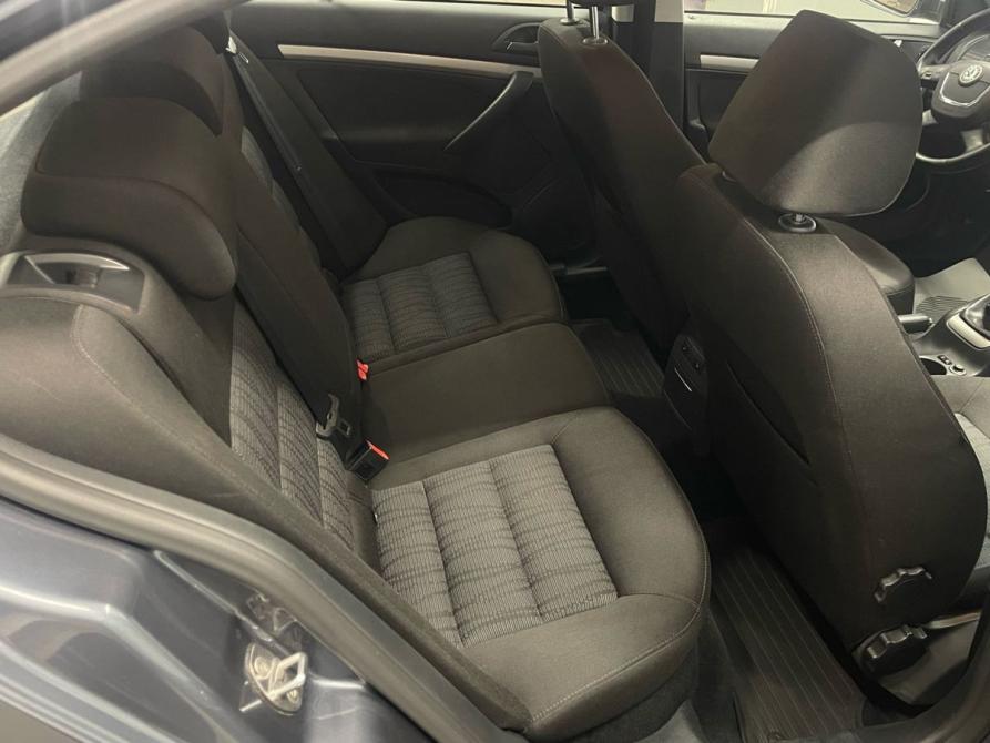 Skoda Octavia II (A5) Рестайлинг Санкт-Петербург  - изображение 17