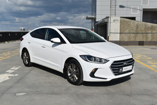 Hyundai Elantra VI (AD) с пробегом 2018 года, цена 1 770 000 рублей, 80000 км, седан, Автокод Объявления