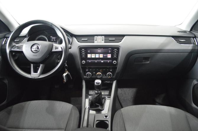Skoda Octavia III (A7) Рестайлинг с пробегом 2018 года, цена 1 890 000 рублей, 105893 км, лифтбек, Автокод Объявления