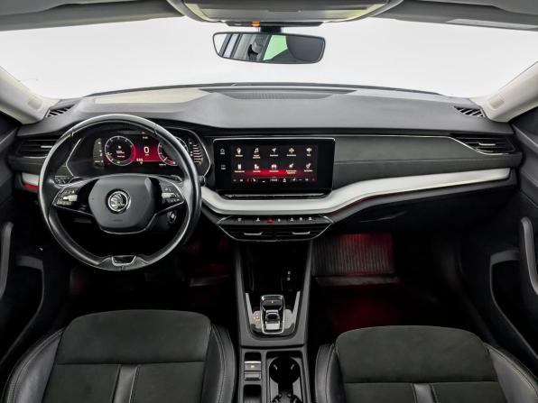 Skoda Octavia IV (A8) с пробегом 2021 года, цена 2 400 000 рублей, 80556 км, лифтбек, Автокод Объявления