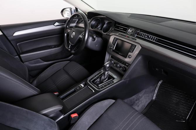 Volkswagen Passat B8 с пробегом 2016 года, цена 2 299 000 рублей, 142300 км, универсал, Автокод Объявления