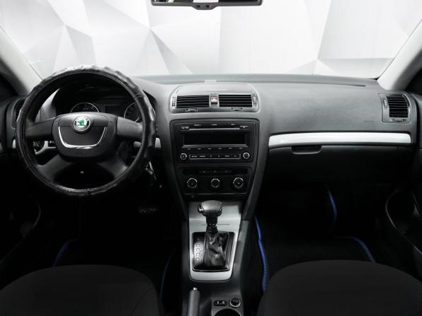 Skoda Octavia II (A5) Рестайлинг с пробегом 2013 года, цена 940 000 рублей, 178450 км, лифтбек, Автокод Объявления