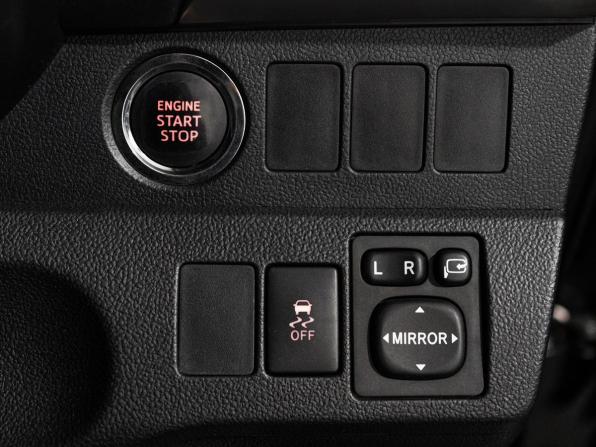 Toyota Ractis II с пробегом 2013 года, цена 859 500 рублей, 178415 км, хэтчбек, Автокод Объявления