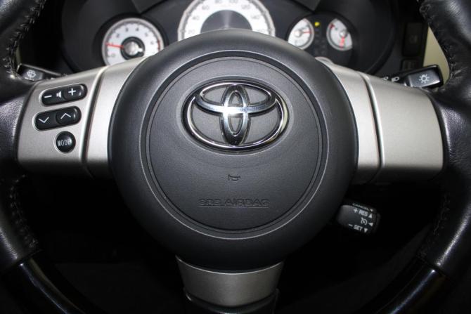 Toyota FJ Cruiser с пробегом 2018 года, цена 4 700 000 рублей, 46728 км, внедорожник, Автокод Объявления