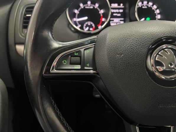 Skoda Yeti I Рестайлинг с пробегом 2014 года, цена 1 349 000 рублей, 118000 км, внедорожник, Автокод Объявления