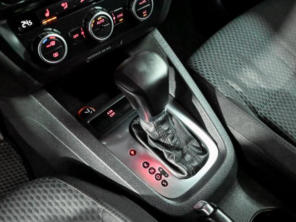 Volkswagen Jetta VI с пробегом 2012 года, цена 710 000 рублей, 303601 км, седан, Автокод Объявления