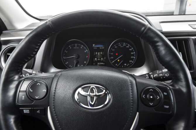 Toyota RAV4 IV (XA40) Рестайлинг с пробегом 2018 года, цена 2 544 000 рублей, 56308 км, внедорожник, Автокод Объявления