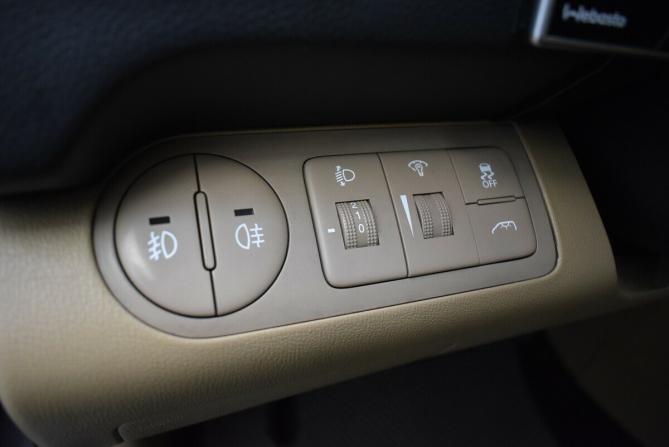 Hyundai H-1 II Рестайлинг 2 с пробегом 2018 года, цена 2 700 000 рублей, 137941 км, минивэн, Автокод Объявления