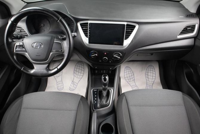 Hyundai Solaris II с пробегом 2017 года, цена 1 259 000 рублей, 112232 км, седан, Автокод Объявления