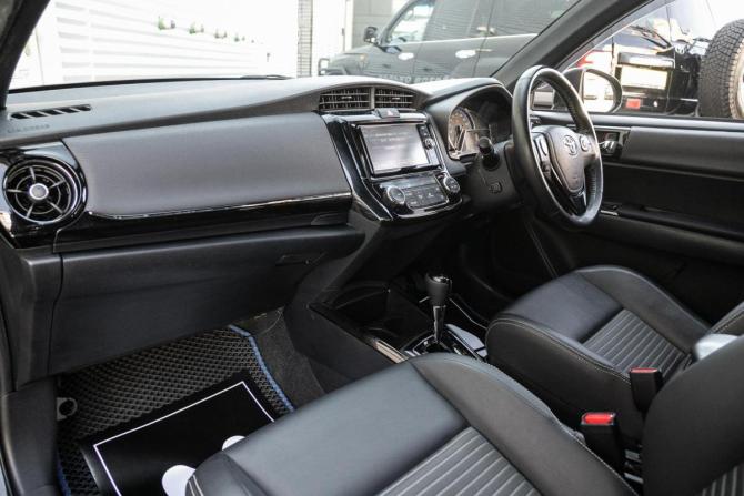 Toyota Corolla XI (E160 E170) Рестайлинг 2 с пробегом 2017 года, цена 1 398 000 рублей, 140000 км, универсал, Автокод Объявления