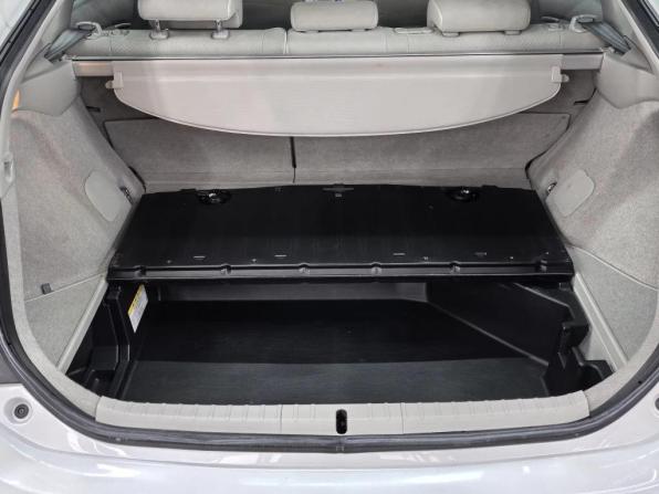 Toyota Prius III Рестайлинг (XW30) с пробегом 2015 года, цена 1 290 000 рублей, 137025 км, лифтбек, Автокод Объявления