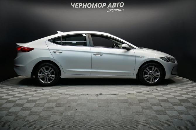 Hyundai Elantra VI (AD) с пробегом 2016 года, цена 1 640 000 рублей, 83000 км, седан, Автокод Объявления