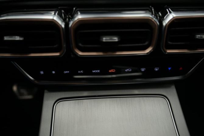JETOUR X70+ I Рестайлинг с пробегом 2025 года, цена 2 295 000 рублей, 35375 км, внедорожник, Автокод Объявления