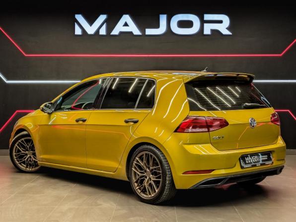 Volkswagen Golf VII Рестайлинг с пробегом 2018 года, цена 1 850 000 рублей, 104054 км, хэтчбек, Автокод Объявления