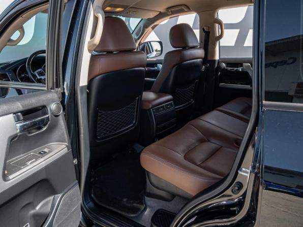 Toyota Land Cruiser 200 Series Рестайлинг 1 с пробегом 2014 года, цена 3 970 000 рублей, 330983 км, внедорожник, Автокод Объявления