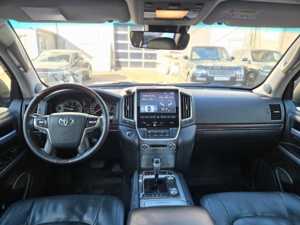 Toyota Land Cruiser 200 Series Рестайлинг 2 с пробегом 2018 года, цена 4 749 000 рублей, 360000 км, внедорожник, Автокод Объявления