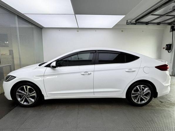 Hyundai Elantra VI (AD) с пробегом 2017 года, цена 1 590 000 рублей, 119601 км, седан, Автокод Объявления