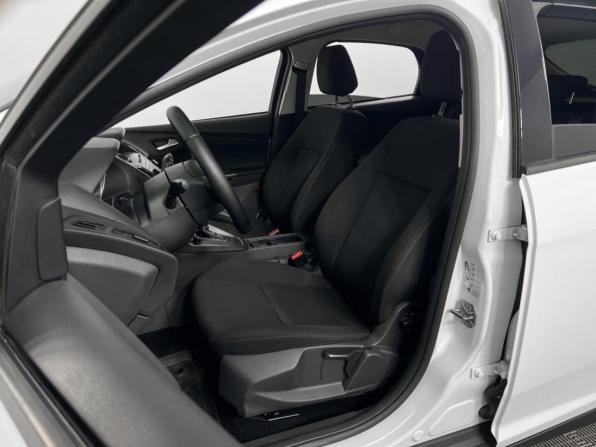 Ford Focus III с пробегом 2015 года, цена 985 000 рублей, 109050 км, хэтчбек, Автокод Объявления