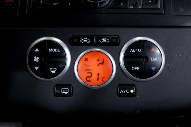Nissan Tiida I Рестайлинг с пробегом 2011 года, цена 689 000 рублей, 309710 км, хэтчбек, Автокод Объявления