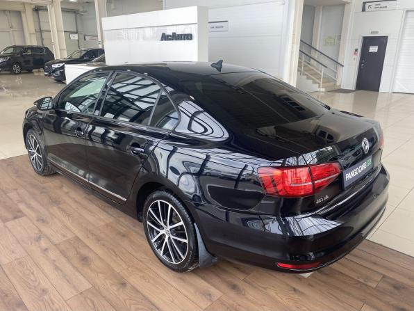 Volkswagen Jetta VI Рестайлинг с пробегом 2017 года, цена 1 270 000 рублей, 131645 км, седан, Автокод Объявления