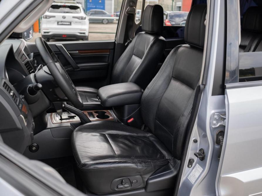 Mitsubishi Pajero IV Сочи  - изображение 12
