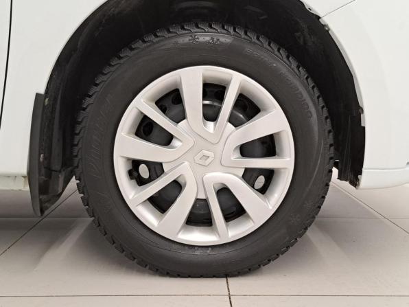 Renault Logan II Рестайлинг с пробегом 2021 года, цена 960 000 рублей, 61120 км, седан, Автокод Объявления