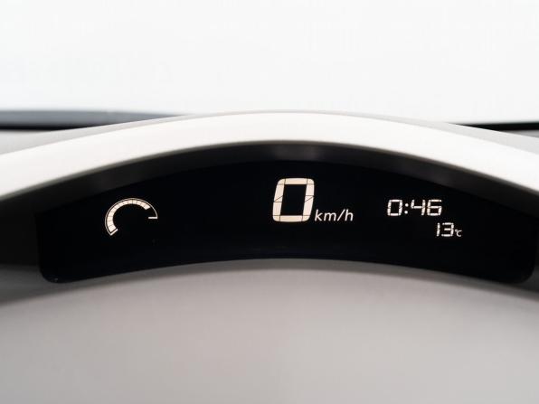 Nissan Leaf I (ZE0/AZE0) с пробегом 2011 года, цена 825 000 рублей, 119555 км, хэтчбек, Автокод Объявления