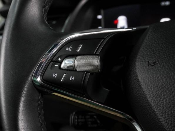 Skoda Octavia IV (A8) с пробегом 2023 года, цена 2 299 000 рублей, 130463 км, лифтбек, Автокод Объявления