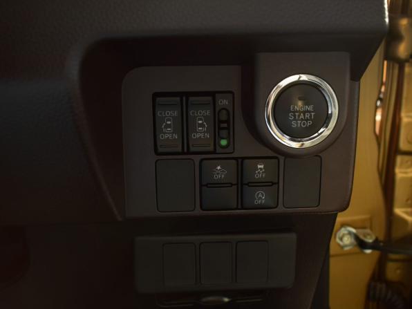 Subaru Justy V с пробегом 2016 года, цена 999 995 рублей, 69255 км, микровэн, Автокод Объявления