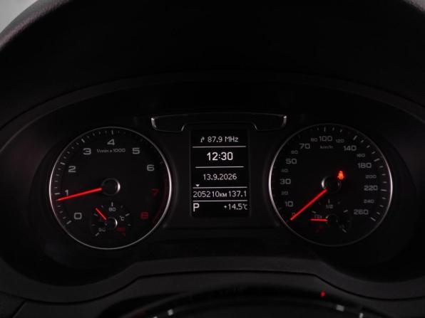 Audi Q3 I (8U) Рестайлинг с пробегом 2015 года, цена 1 749 000 рублей, 205210 км, внедорожник, Автокод Объявления