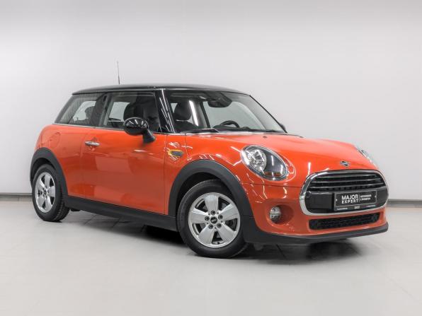 Mini Hatch III (F55/F56) Рестайлинг с пробегом 2019 года, цена 1 915 000 рублей, 42925 км, хэтчбек, Автокод Объявления