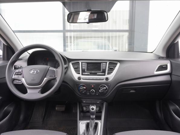 Hyundai Solaris II Рестайлинг с пробегом 2022 года, цена 1 500 000 рублей, 72995 км, седан, Автокод Объявления